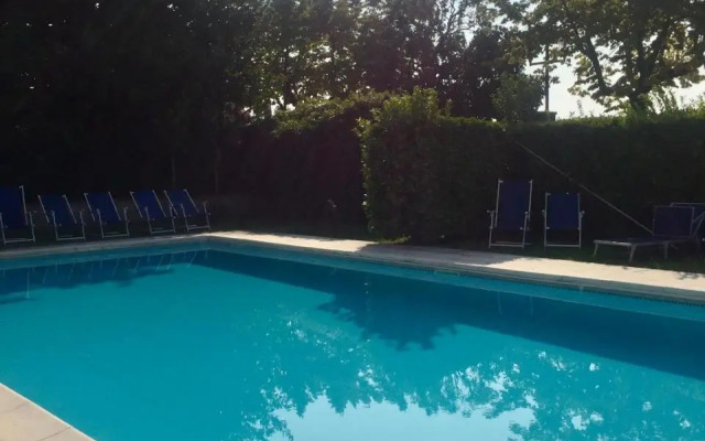 Front Lake Studio with Loft Bed and Pool