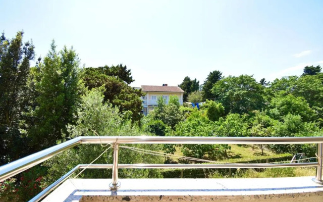 Amazing Apartment in Pula With