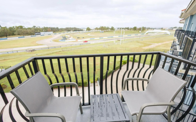 SEVEN Sebring Raceway Hotel