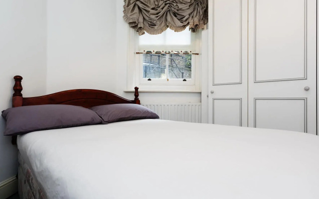 Veeve  2 Bed Flat Iverna Gardens Kensington