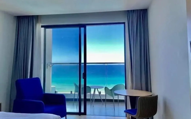 Arena Cam Ranh Beachfront Condotel
