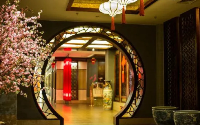 Chuxiong WeishengXiongbao Hotel
