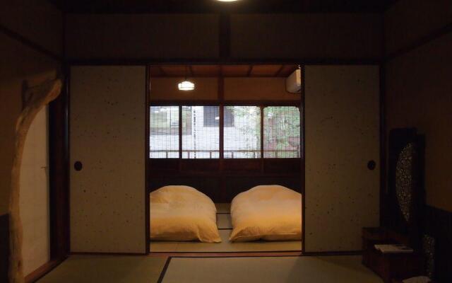 Kyoto Machiya Cottage karigane