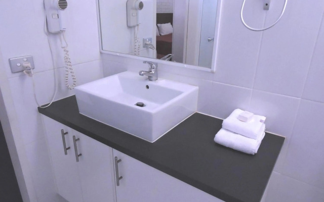 Broadbeach Travel Inn Apartments