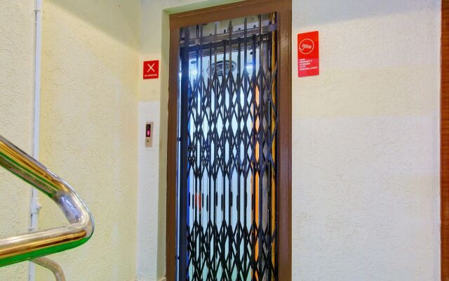 SVS Luxury Rooms by OYO Rooms