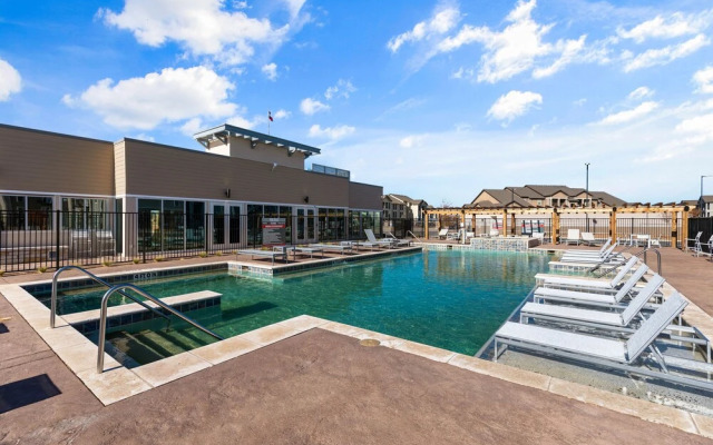 FlatZ 432 Condos By Barsala