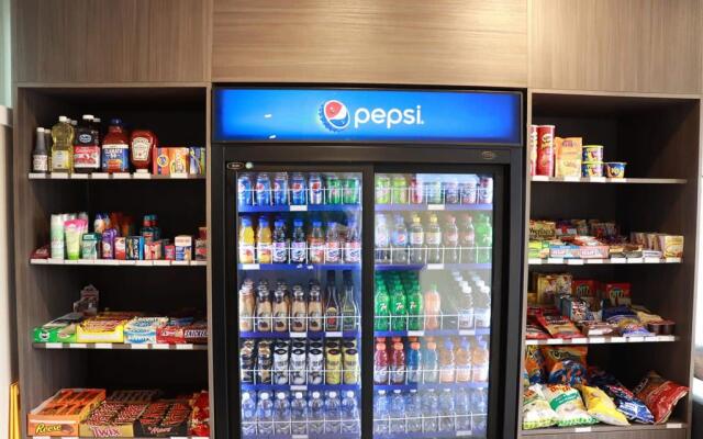 Super 8 by Wyndham Courtenay