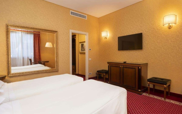 Hotel Maxim