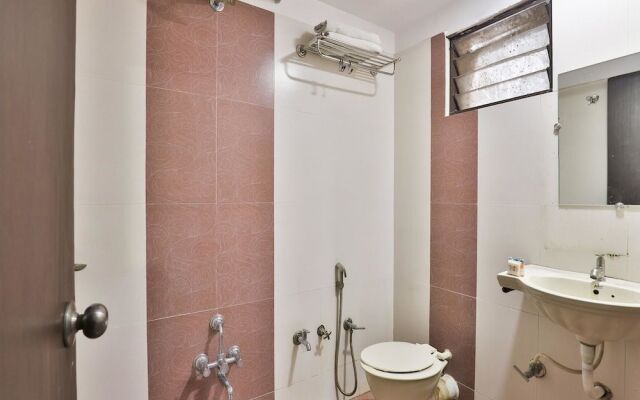 OYO Flagship 711 Hotel Crystal