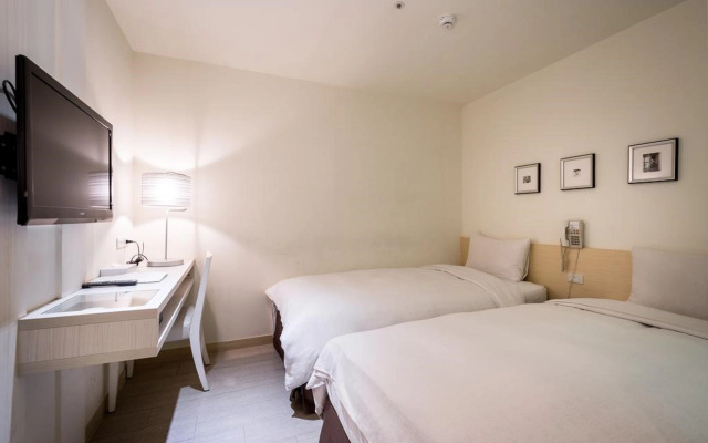 We Meet Taipei Hotel