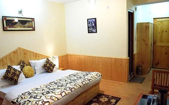 Fabhotel Mahavir