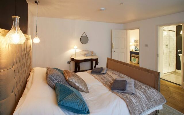 The Courtyard Retreat