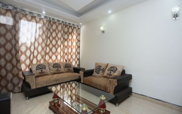 OYO 22867 Crystal Residency