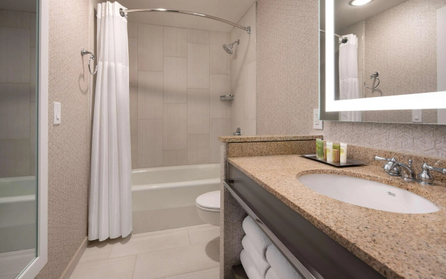 Coast Seattle Downtown Hotel by APA
