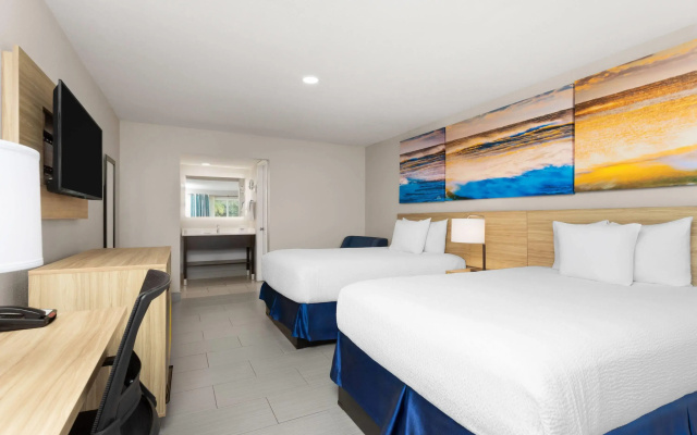 Days Inn by Wyndham Fort Myers Springs Resort