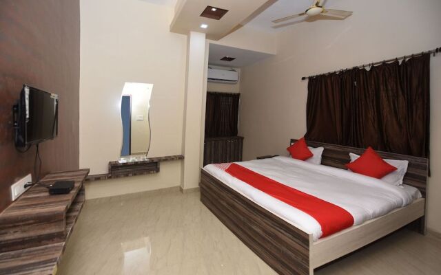 Oyo 23218 Hotel Laxmi Vridhi