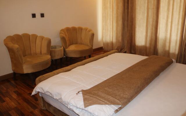 Kachura Inn Hotel