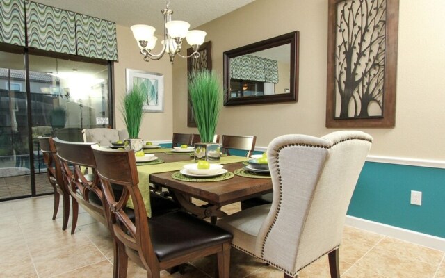 1405 Thunderbird Road