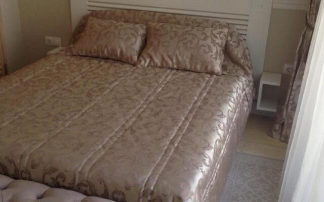 Apartment Antique Theatre