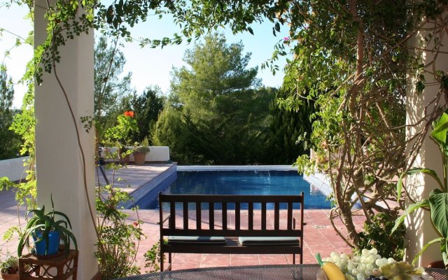 Sunlit American Style Villa in St Joan de Labritja with Pool