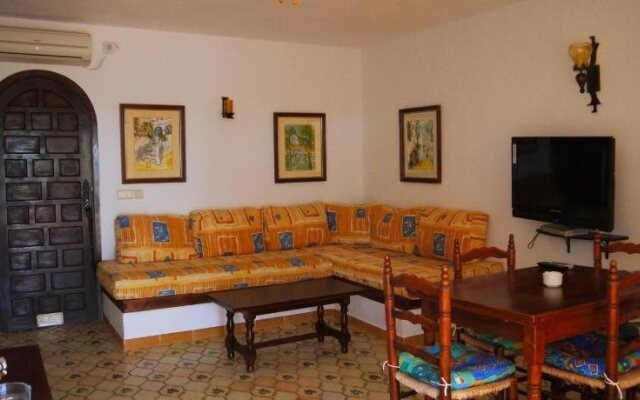 Calador Studios & Apartments