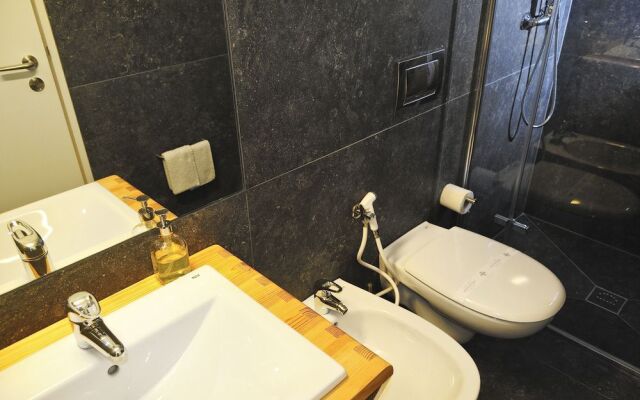 Condes de Azevedo Palace Apartments