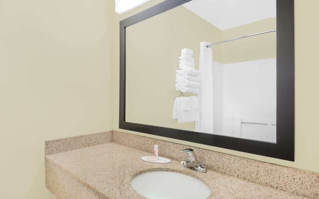 Super 8 by Wyndham Ottumwa