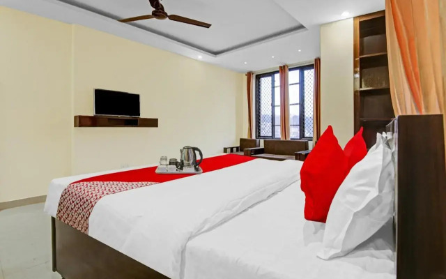 OYO Flagship 70251 Hotel Starwood