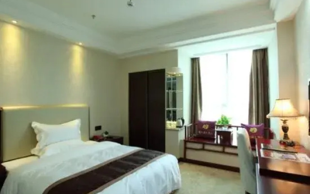 Huaggang Deerfu Yiaihu Hotel