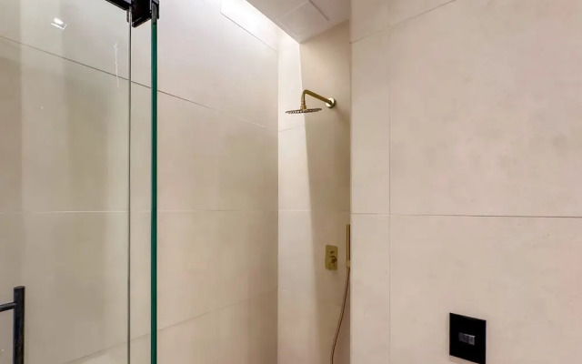 Marina Garden Penthouse 3 Bedroom Apartment