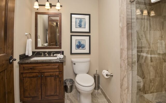 Luxury 2 Bedroom Residence in Lionshead Village