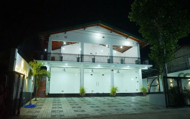 OYO 495 H M C Hotel Leisure House