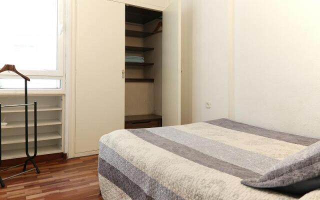 Sweet BCN Three Bedroom Apartment