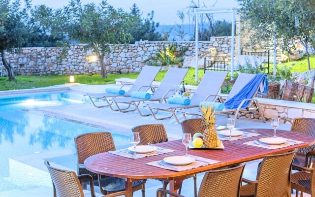 Cretan Lux Villa Heated Pool