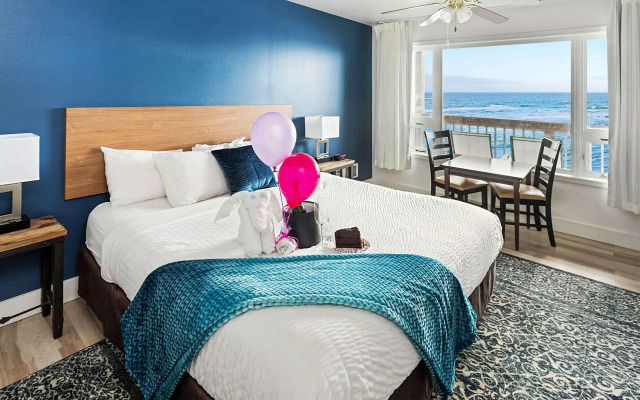 Clarion Inn Surfrider Resort