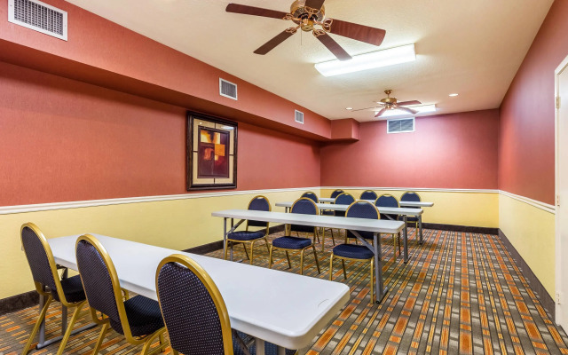 Quality Suites Houston North - Spring