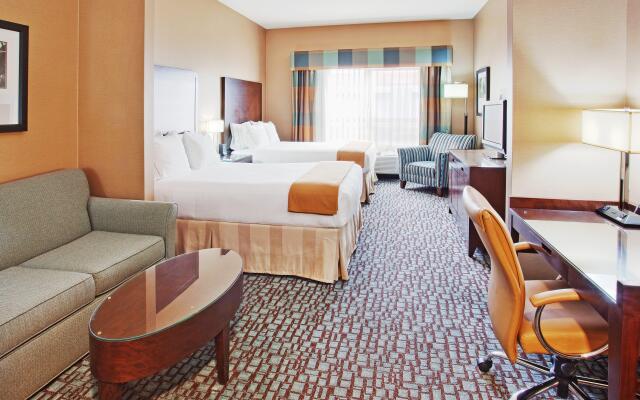 Holiday Inn Express & Suites Salinas by IHG