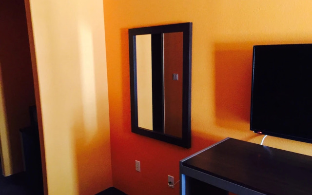 Scottish Inn & Suites - Hobby Airport