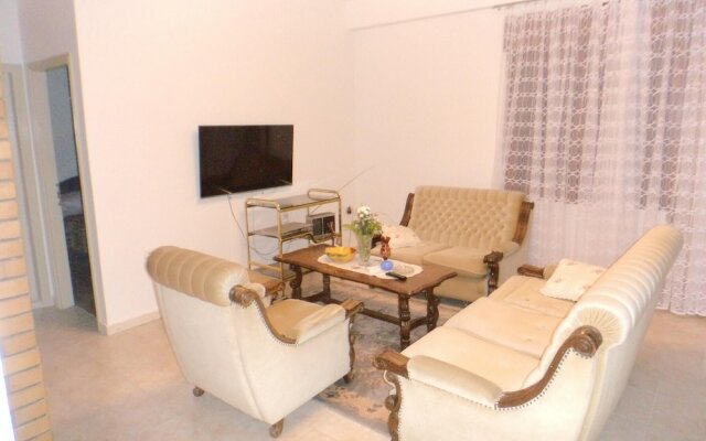 Apartment With one Bedroom in Kaštel Novi, With Shared Pool, Enclosed Garden and Wifi