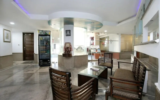 OYO 1496 Hotel Sky 5