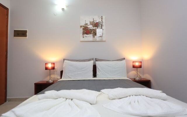 Adonis Hotel