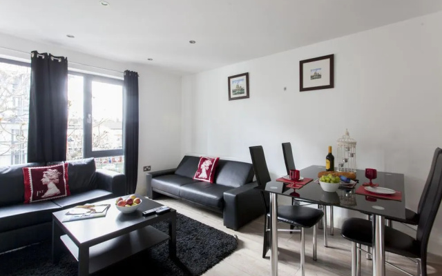 London Bridge Apartment