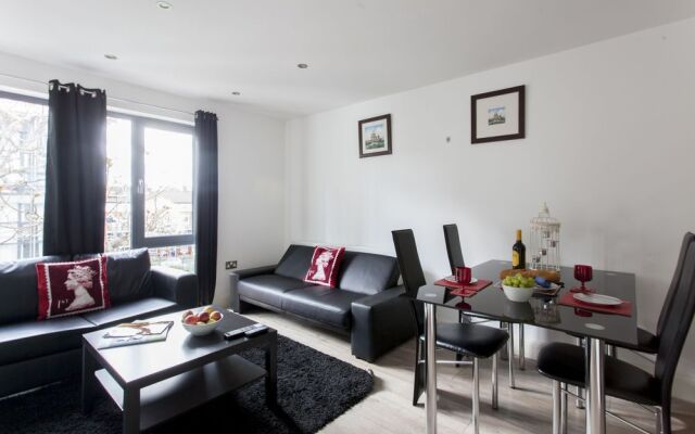 London Bridge Apartment