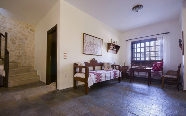 Dim Art Traditional Villa