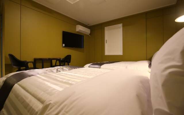 Hotel Nine