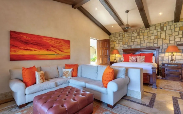 Casa de la Familia 7 Bedroom Contemporary Hacienda Style at Discounted Rate!