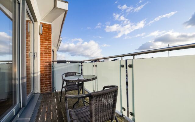 Deluxe Kennet Island Apartment