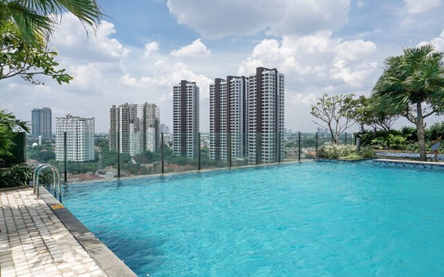 Big and Cozy Gandaria Heights 3BR Apartment with Direct Access to Mall