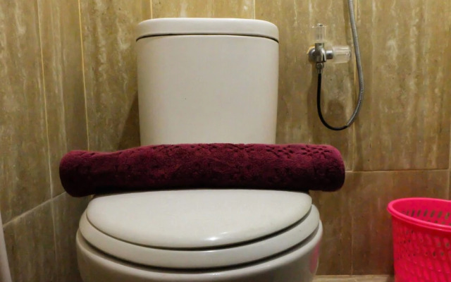 New Furnished with Sofa Bed Green Pramuka Apartment