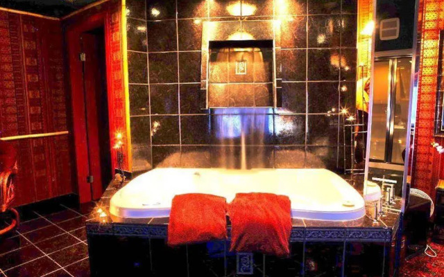 Mariaggi's Theme Suite Hotel & Spa